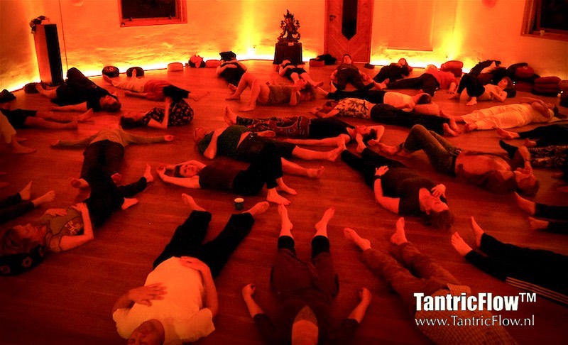 TantricFlow.nl met Heino Jansen = een combi van tantric dance, blotevoetendans, bewustzijn, verbinding. ecstatic dance, tantra, tantrische dansen, mindful aanraken, liefdevolle connectie, selfless-state, opgaan in het moment