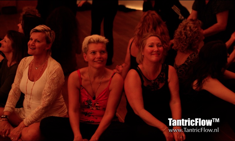 TantricFlow.nl met Heino Jansen = een combi van tantric dance, blotevoetendans, bewustzijn, verbinding. ecstatic dance, tantra, tantrische dansen, mindful aanraken, liefdevolle connectie, selfless-state, opgaan in het moment